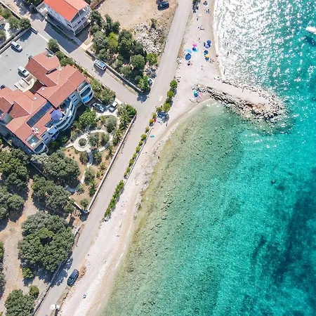 Beautiful In With House Sea View Мандре